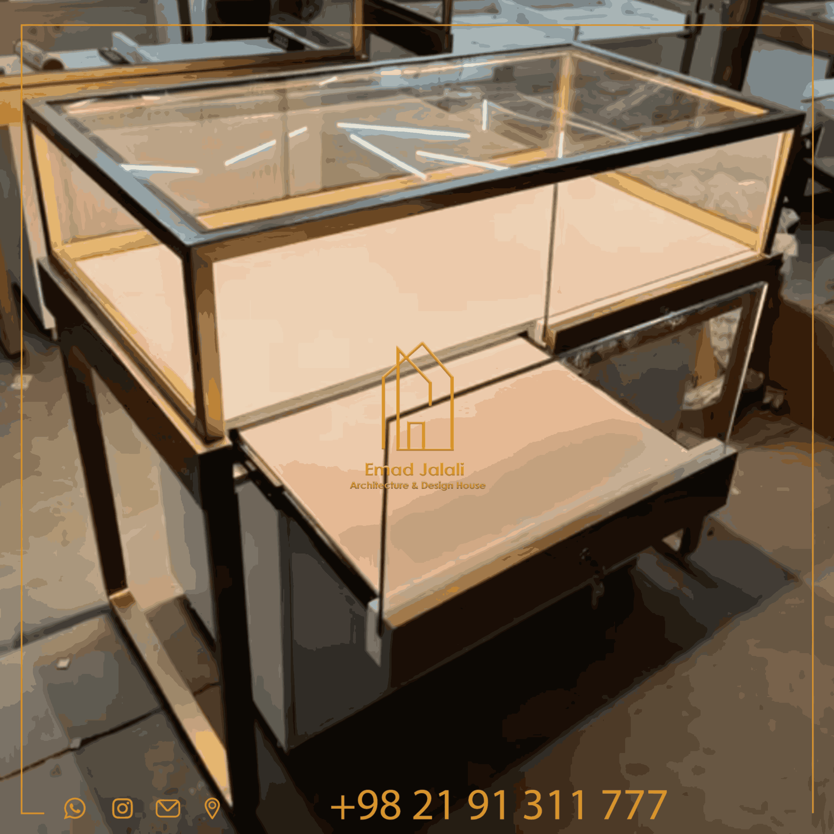 ویترین شیشه ای جواهرات 