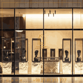 مبلمان ویترین فروشگاه جواهرات شیک