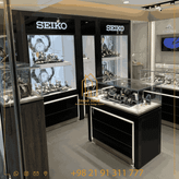 ویترین نمایش ساعت لوکس