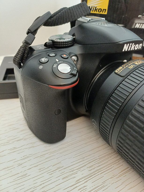 دوربین Nikon D5300 با دو لنز 18‑55 و 18‑140 VR، کیف و لوازم کامل – دستدوم بسیار تمیز